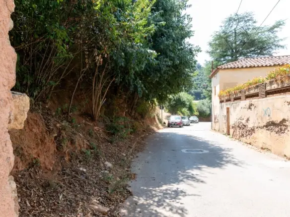¡Gran oportunidad para  Constructores o Inversores en C. Mayor de  El Figaró!