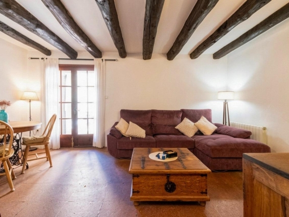 Masía rústica con 6 ha bosque + 3 ha de finca comunitaria con piscina en La Garriga, a 35 min. de Barcelona