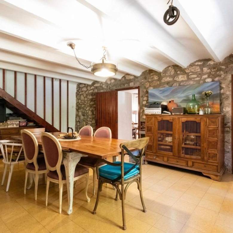 Masía rústica con 6 ha bosque + 3 ha de finca comunitaria con piscina en La Garriga, a 35 min. de Barcelona