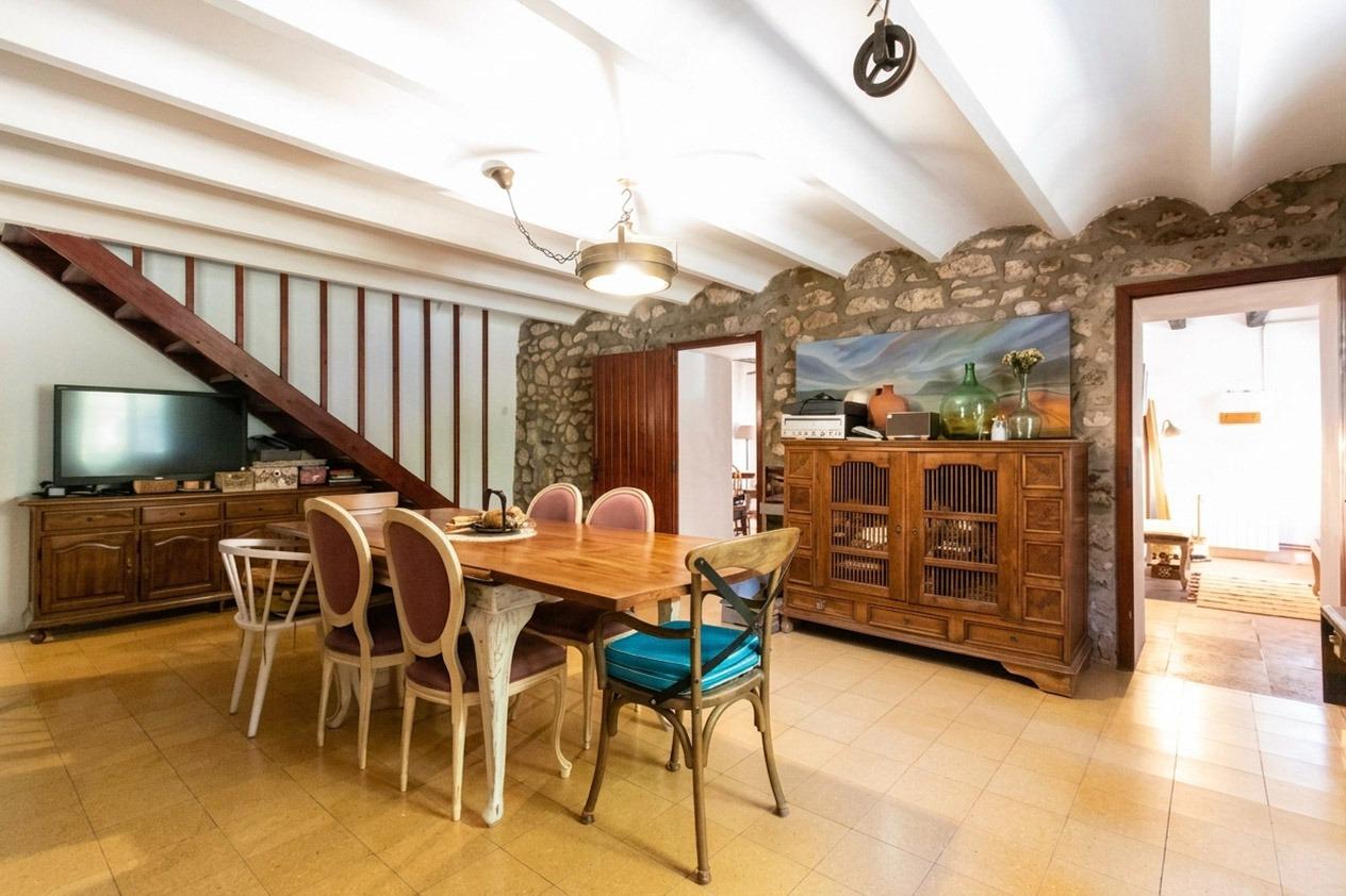 Masía rústica con 6 ha bosque + 3 ha de finca comunitaria con piscina en La Garriga, a 35 min. de Barcelona
