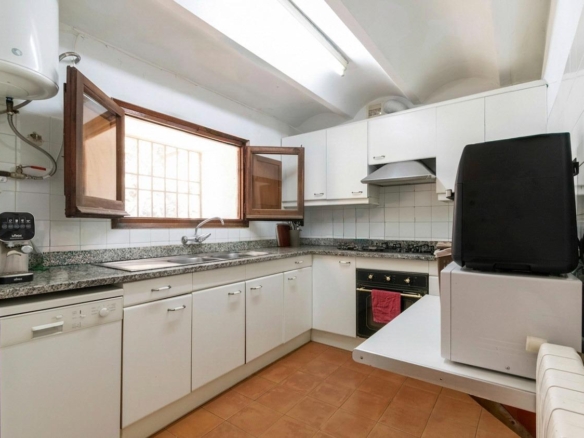 Masía rústica con 6 ha bosque + 3 ha de finca comunitaria con piscina en La Garriga, a 35 min. de Barcelona