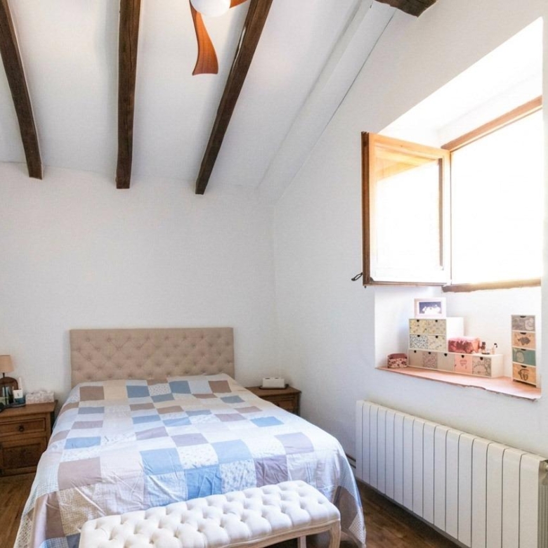 Masía rústica con 6 ha bosque + 3 ha de finca comunitaria con piscina en La Garriga, a 35 min. de Barcelona