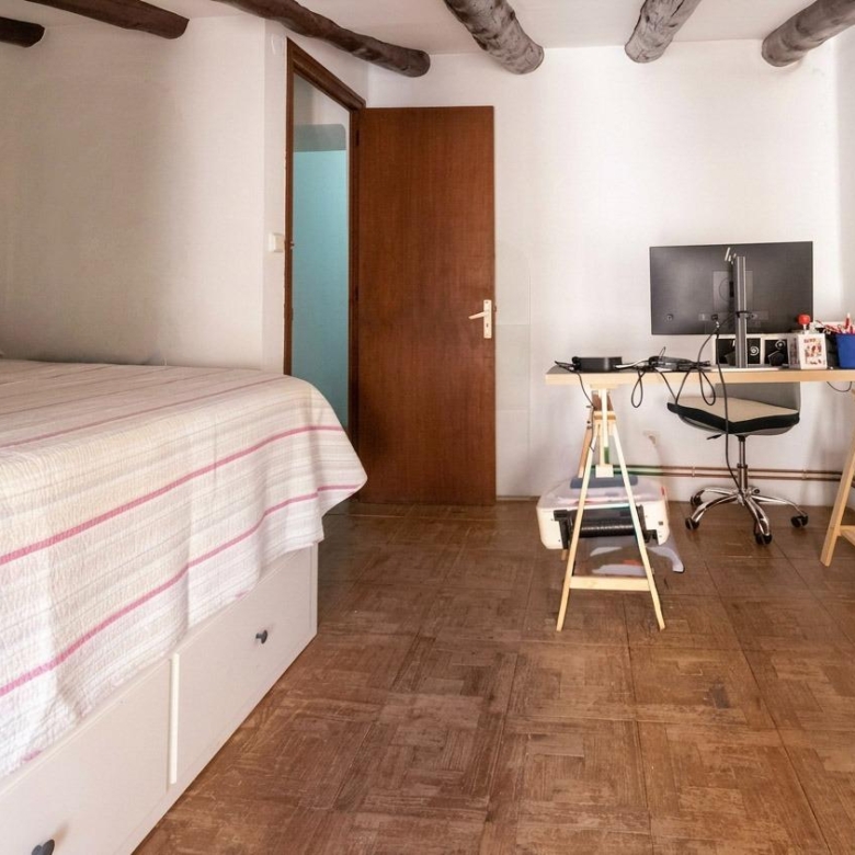 Masía rústica con 6 ha bosque + 3 ha de finca comunitaria con piscina en La Garriga, a 35 min. de Barcelona