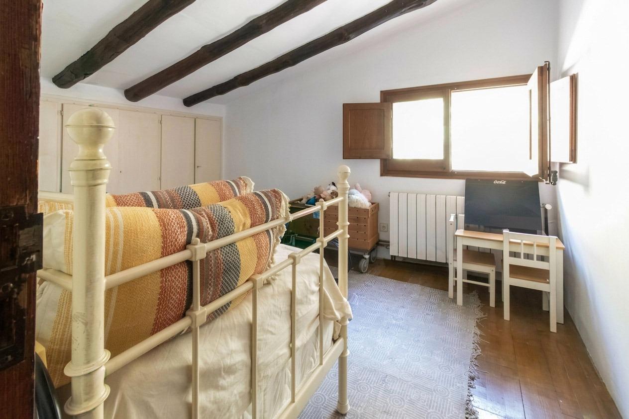 Masía rústica con 6 ha bosque + 3 ha de finca comunitaria con piscina en La Garriga, a 35 min. de Barcelona