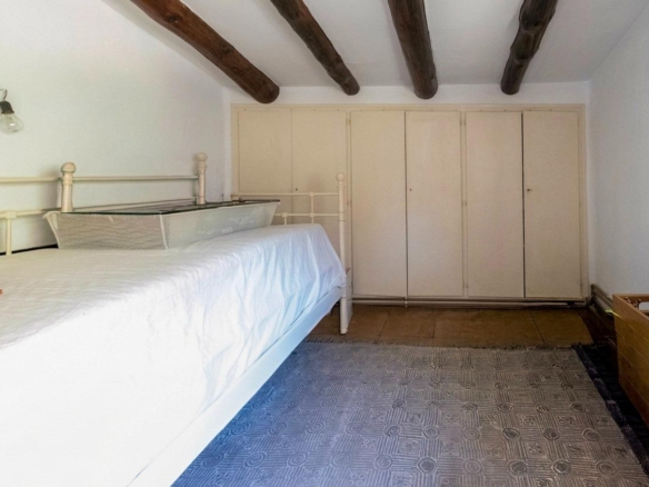 Masía rústica con 6 ha bosque + 3 ha de finca comunitaria con piscina en La Garriga, a 35 min. de Barcelona