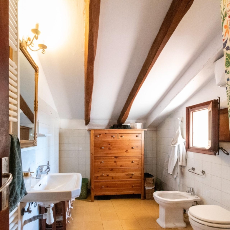 Masía rústica con 6 ha bosque + 3 ha de finca comunitaria con piscina en La Garriga, a 35 min. de Barcelona