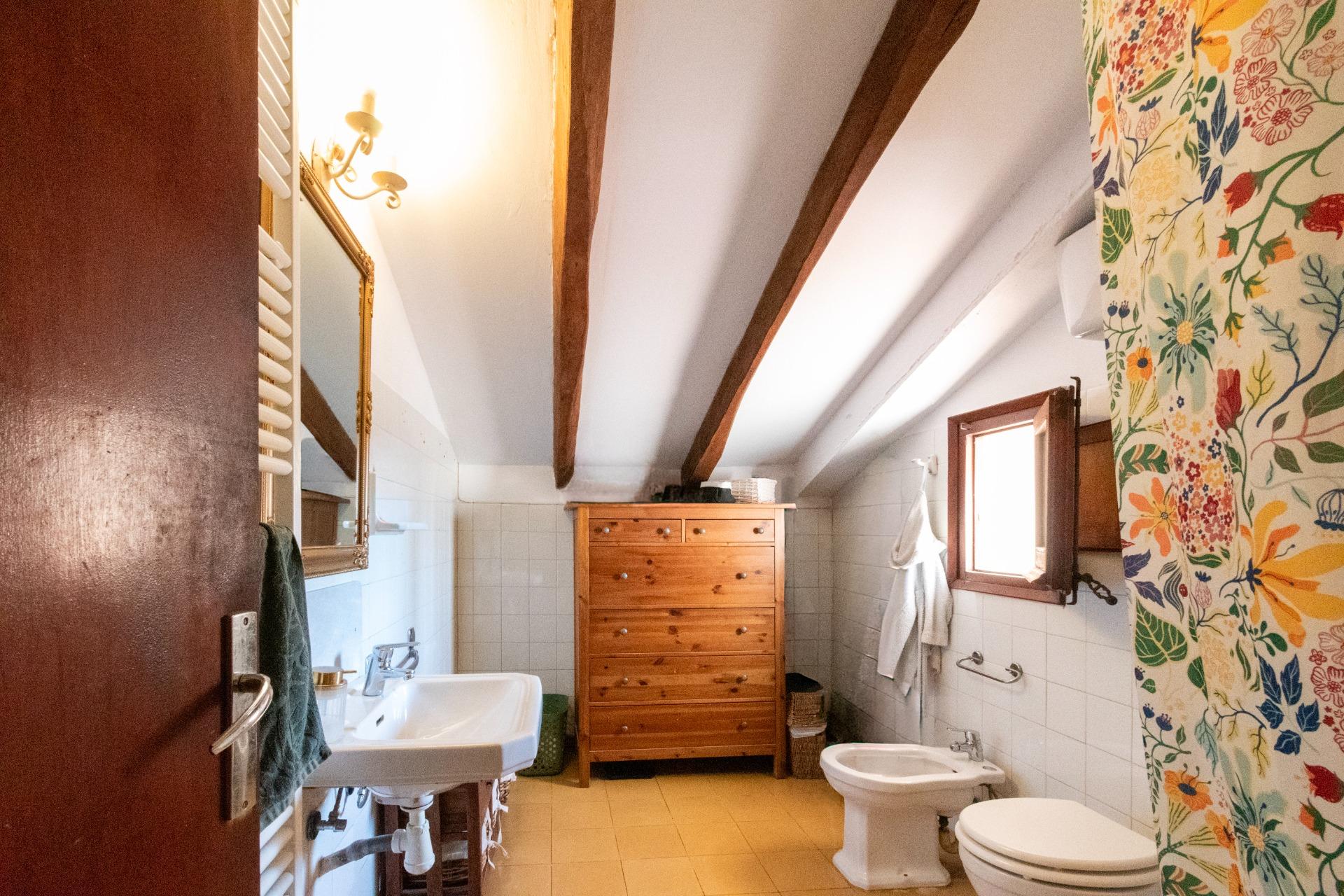 Masía rústica con 6 ha bosque + 3 ha de finca comunitaria con piscina en La Garriga, a 35 min. de Barcelona
