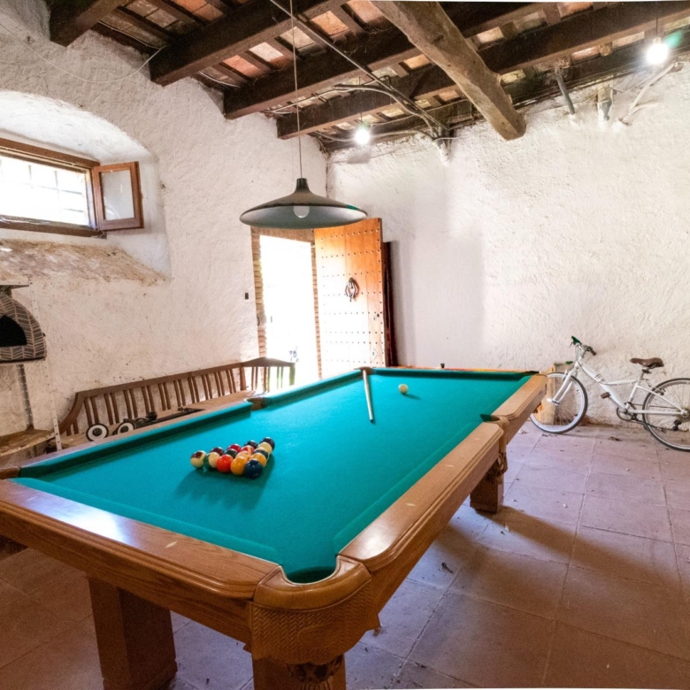 Masía rústica con 6 ha bosque + 3 ha de finca comunitaria con piscina en La Garriga, a 35 min. de Barcelona