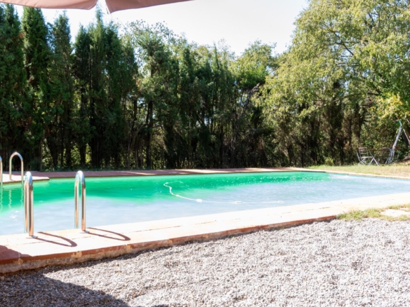 Masía rústica con 6 ha bosque + 3 ha de finca comunitaria con piscina en La Garriga, a 35 min. de Barcelona